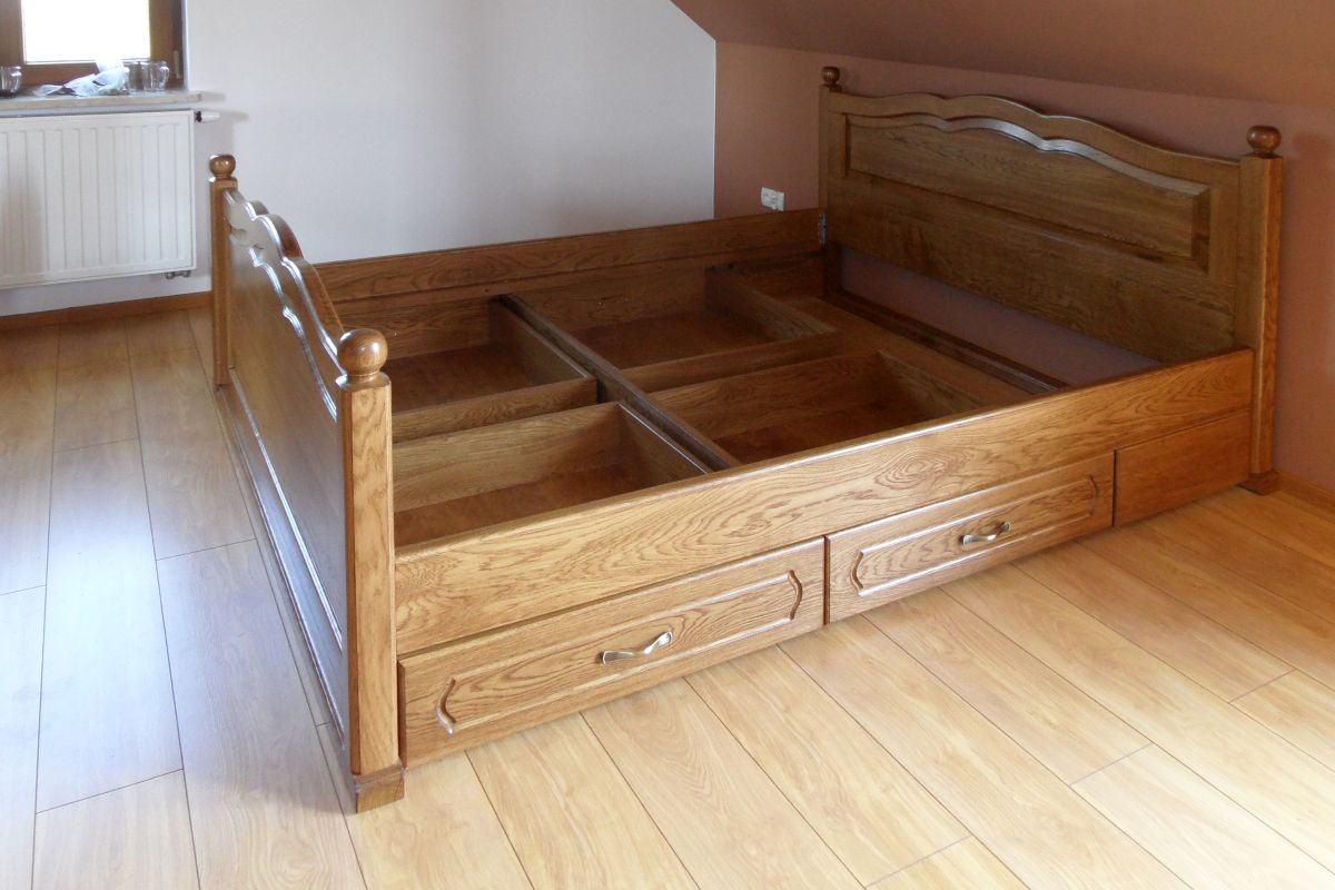 Łóżko z litego drewna 3